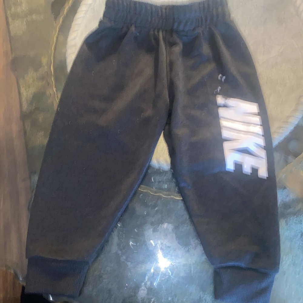 Nike Dri-Fit Sweatpants/Joggers— toddler 2T- Dark Grey Heathered